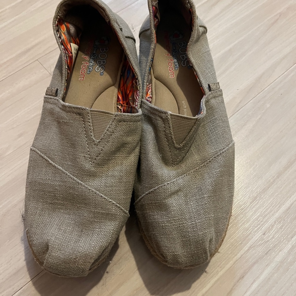 BOBS from Skechers High Jinx Taupe Slip-on Shoes Women’s Size 9